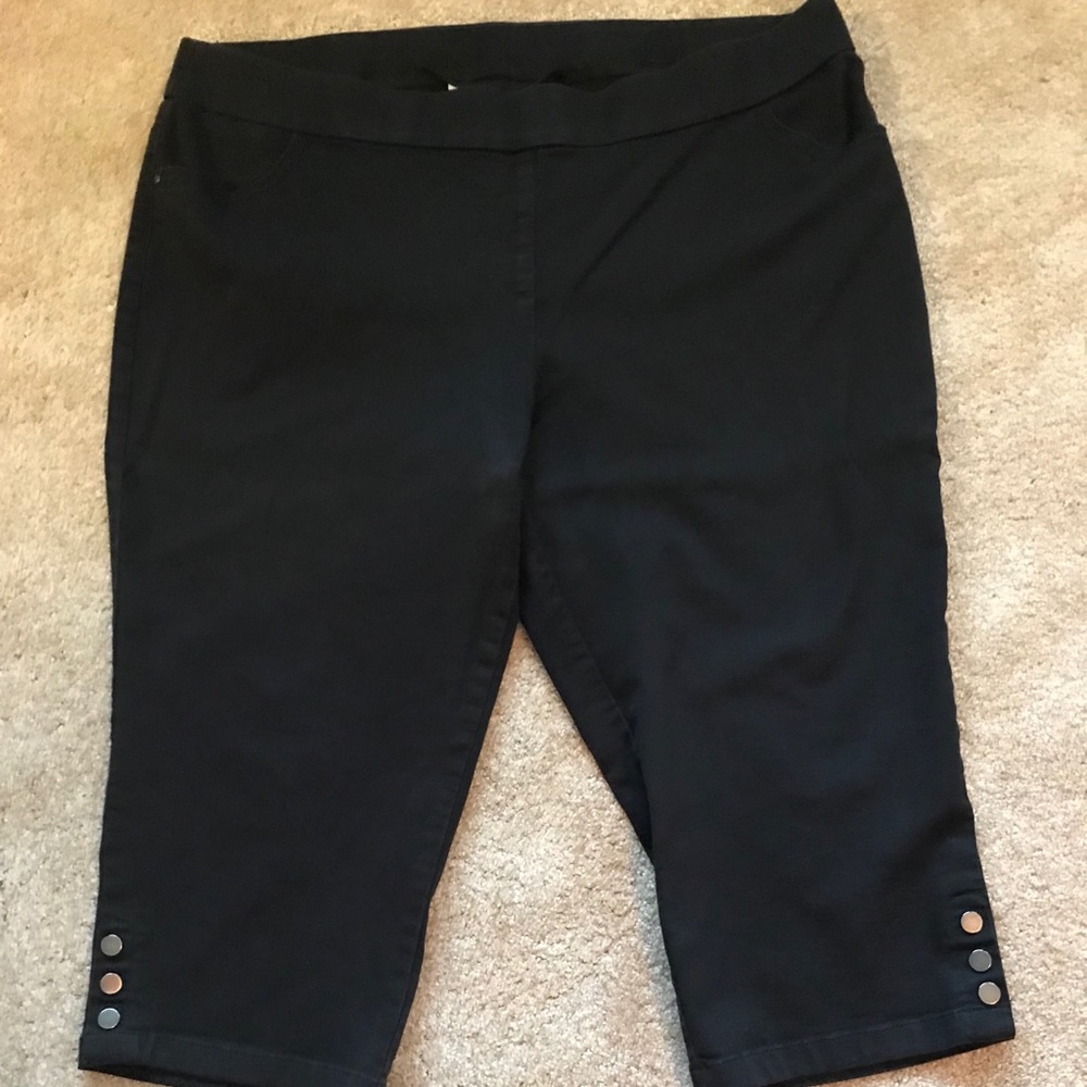 Coral Bay Black Capri Pants